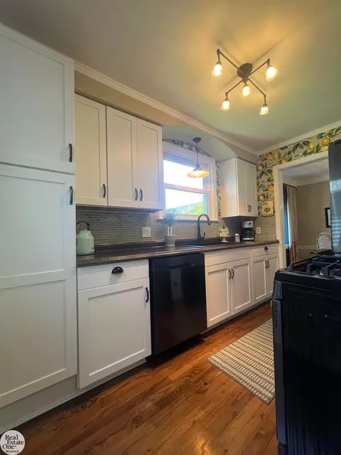 Kitchen - 622 Brown, Saint Clair, MI 48079 photo 3 of 3