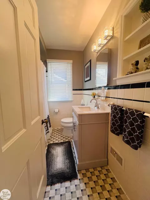 Bath - 622 Brown, Saint Clair, MI 48079 photo 1 of 8