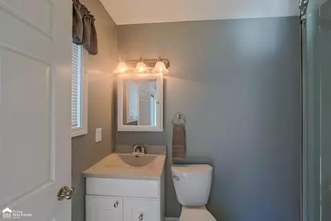 Bath - 2022 Kent, Davison, MI 48423 photo 1 of 3