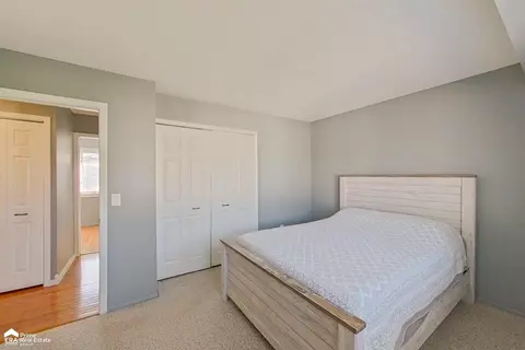 Bedroom - 2022 Kent, Davison, MI 48423 photo 2 of 3