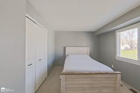 Bedroom - 2022 Kent, Davison, MI 48423 photo 3 of 3