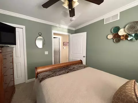 Bedroom - 3127 Lakeshore, Gladwin, MI 48624 photo 11 of 12