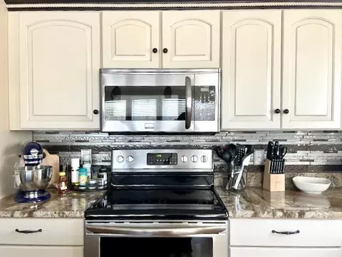 Kitchen - 3127 Lakeshore, Gladwin, MI 48624 photo 9 of 11