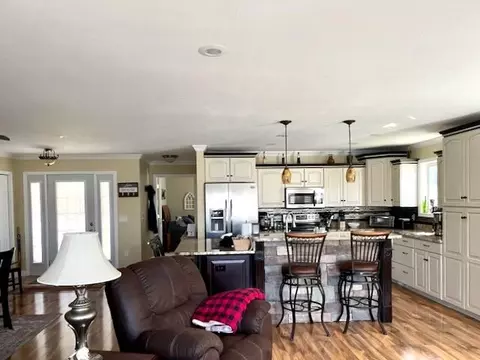 Living - 3127 Lakeshore, Gladwin, MI 48624 photo 1 of 9