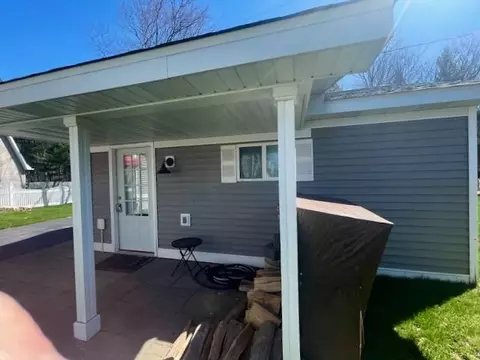 Exterior - 3127 Lakeshore, Gladwin, MI 48624 photo 11 of 16