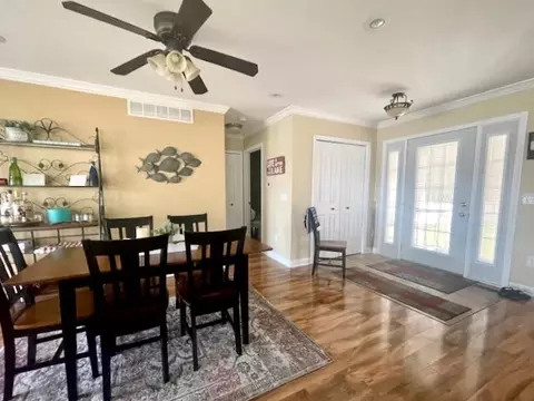 Dining - 3127 Lakeshore, Gladwin, MI 48624 photo 2 of 3