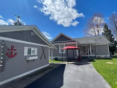 Exterior - 3127 Lakeshore, Gladwin, MI 48624 photo 7 of 16
