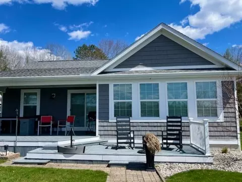 Exterior - 3127 Lakeshore, Gladwin, MI 48624 photo 10 of 16
