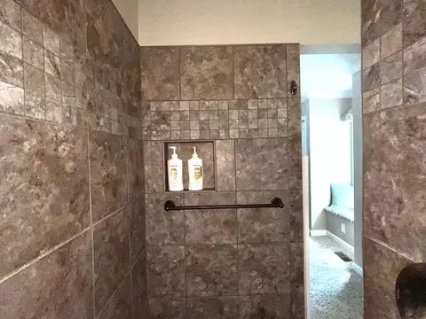 Bath - 3127 Lakeshore, Gladwin, MI 48624 photo 4 of 11