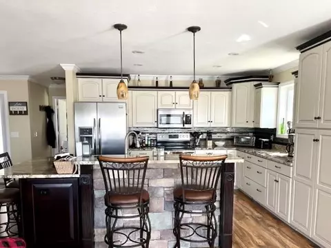 Kitchen - 3127 Lakeshore, Gladwin, MI 48624 photo 8 of 11