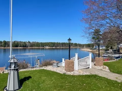 View/Area - 3127 Lakeshore, Gladwin, MI 48624 photo 1 of 10