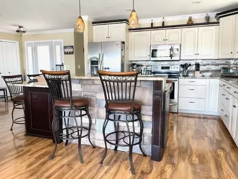 Kitchen - 3127 Lakeshore, Gladwin, MI 48624 photo 5 of 11