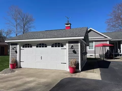 Exterior - 3127 Lakeshore, Gladwin, MI 48624 photo 12 of 16