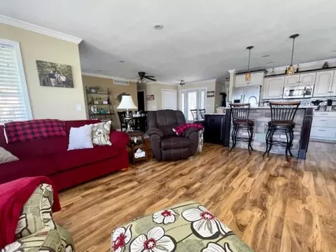Living - 3127 Lakeshore, Gladwin, MI 48624 photo 7 of 9