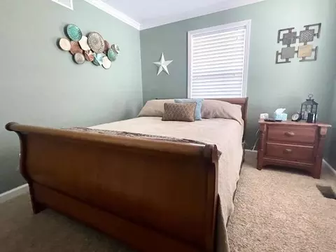 Bedroom - 3127 Lakeshore, Gladwin, MI 48624 photo 9 of 12