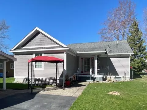 Exterior - 3127 Lakeshore, Gladwin, MI 48624 photo 6 of 16