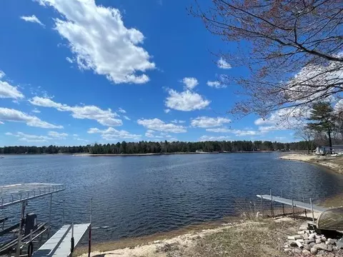 View/Area - 3127 Lakeshore, Gladwin, MI 48624 photo 4 of 10