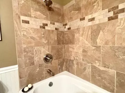 Bath - 3127 Lakeshore, Gladwin, MI 48624 photo 9 of 11