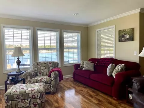 Living - 3127 Lakeshore, Gladwin, MI 48624 photo 2 of 9