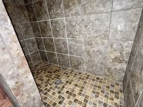 Bath - 3127 Lakeshore, Gladwin, MI 48624 photo 5 of 11