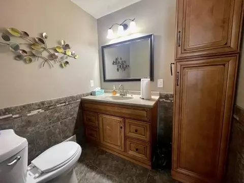 Bath - 3127 Lakeshore, Gladwin, MI 48624 photo 1 of 11