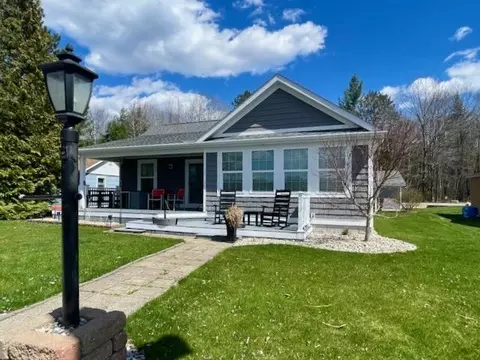 Exterior - 3127 Lakeshore, Gladwin, MI 48624 photo 2 of 16