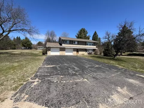 e9476 Orchard Street, Munising, MI 49862