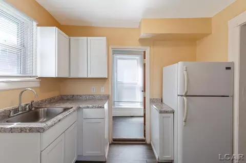 Kitchen - 609 S Blackstone, Jackson, MI 49203 photo 2 of 7