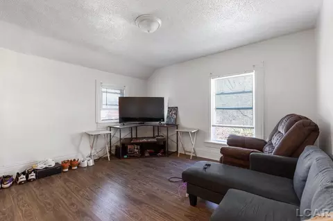 Living - 609 S Blackstone, Jackson, MI 49203 photo 3 of 4