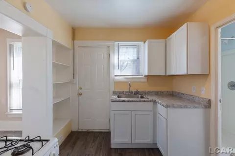 Kitchen - 609 S Blackstone, Jackson, MI 49203 photo 1 of 7