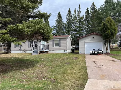 1430 Center, Munising, MI 49862