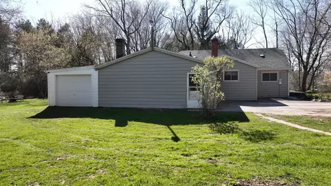 Exterior - 1090 E Costello, Mount Morris, MI 48458 photo 6 of 11