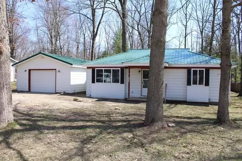 3194 Niemi, Harrison, MI 48625