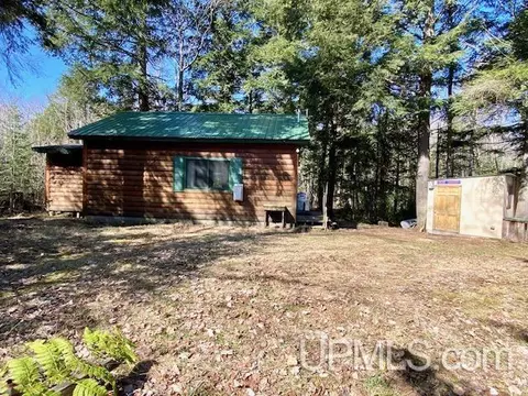 901 921 Sand Riv, Marquette, MI 49855