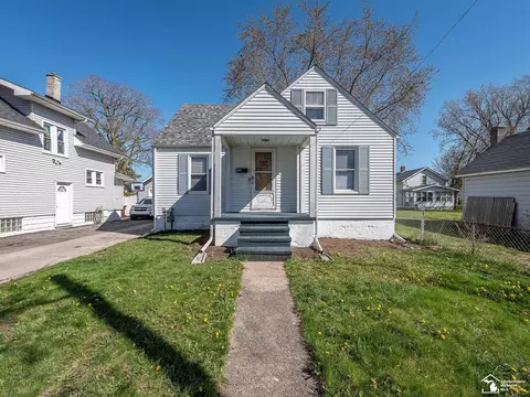 913 Smith, Monroe, MI 48161