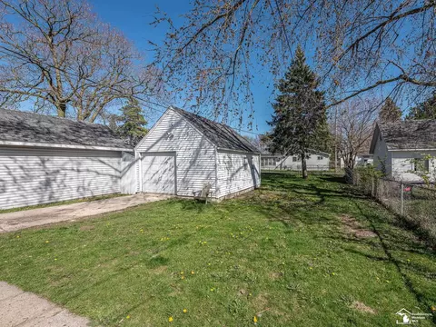 Exterior - 913 Smith, Monroe, MI 48161 photo 2 of 6