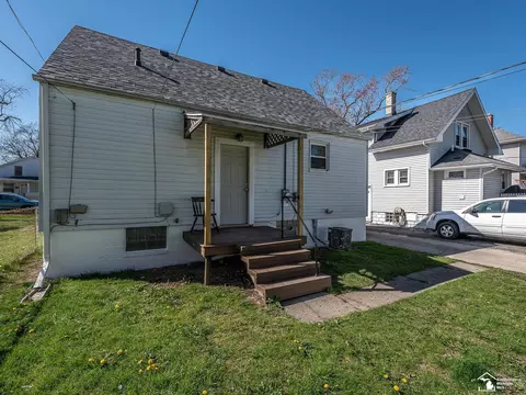 Exterior - 913 Smith, Monroe, MI 48161 photo 3 of 6
