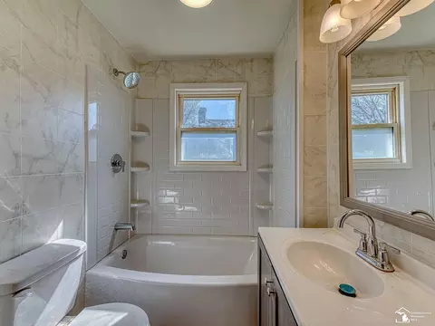 Bath - 913 Smith, Monroe, MI 48161 photo 1 of 1