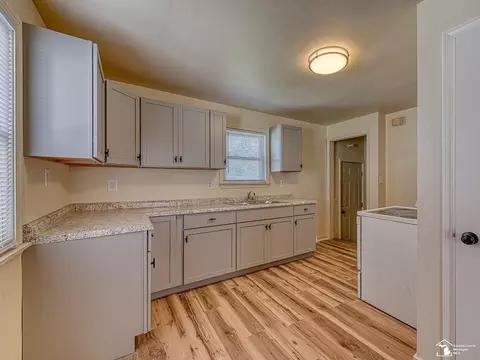 Kitchen - 913 Smith, Monroe, MI 48161 photo 2 of 2
