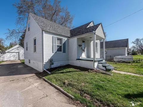 Exterior - 913 Smith, Monroe, MI 48161 photo 5 of 6