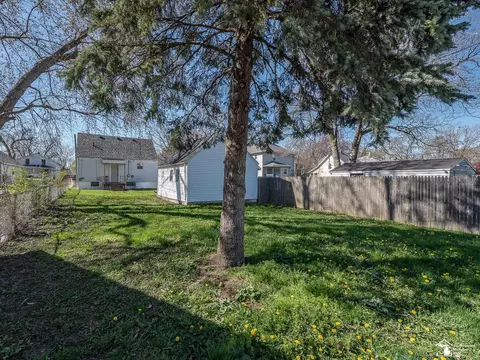 Exterior - 913 Smith, Monroe, MI 48161 photo 4 of 6