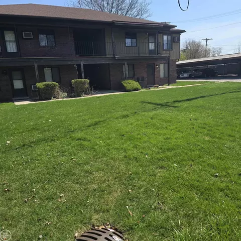 30442 Utica #2, Roseville, MI 48066