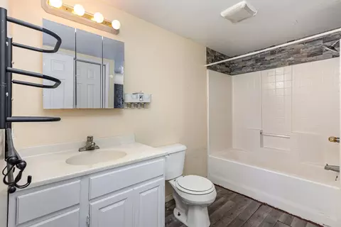 Bath - 4307 Bay, Gladwin, MI 48624 photo 1 of 1