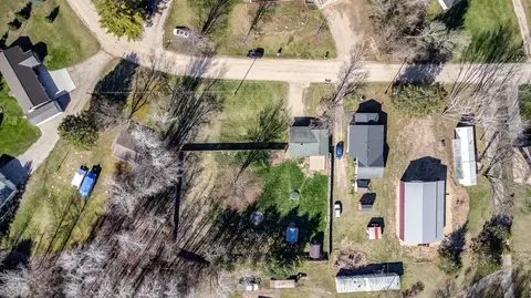 View/Area - 4307 Bay, Gladwin, MI 48624 photo 4 of 5