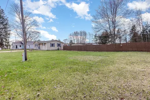 Exterior - 4307 Bay, Gladwin, MI 48624 photo 11 of 12