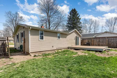 Exterior - 4307 Bay, Gladwin, MI 48624 photo 9 of 12