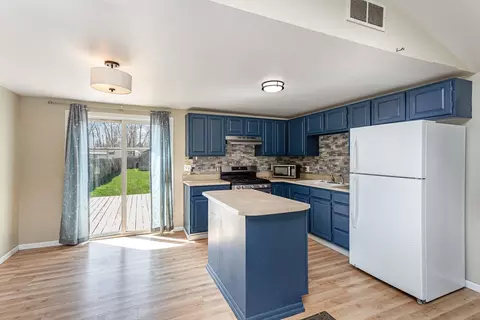 Kitchen - 4307 Bay, Gladwin, MI 48624 photo 2 of 4