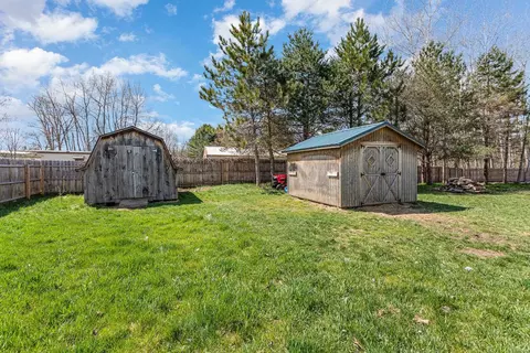Exterior - 4307 Bay, Gladwin, MI 48624 photo 5 of 12