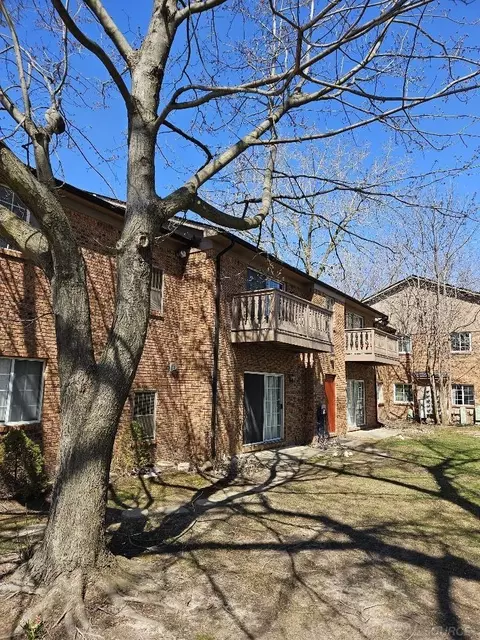30618 Oakridge Mnr, Roseville, MI 48066
