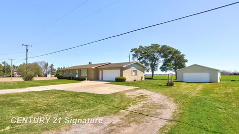 6258 N N Ctr, Saginaw, MI 48604